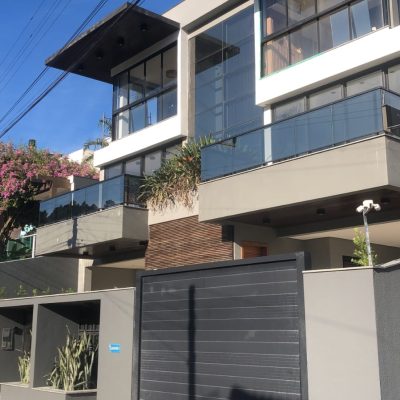 Execução de obra residencial de alto padrão em Florianópolis - EA Lisboa Construtora. (7)